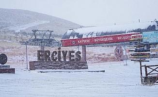 Erciyes'te kar yağışı etkili oldu