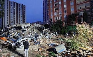 B Bloku yıkılan Zeray Apartmanı'nda oturanlardan evlerine acı dönüş