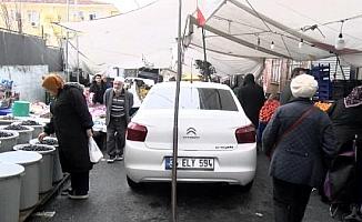 Gaziosmanpaşa'da pazarda esnaf tezgah açamadı