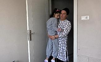 Hüsna Nur'u, annesi 9 yıldır kucağında taşıyor