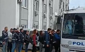 İzmir merkezli 5 ilde dolandırıcılık operasyonu! 32 kişi tutuklandı