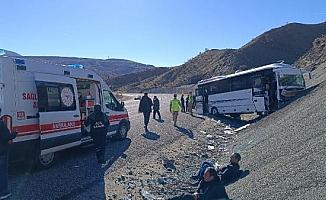 Midibüs yoldan çıktı: 27 yaralı