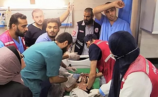 Sınır Tanımayan Doktorlar: İsrail hastaneyi ele geçirdi, 16 yaşından büyük erkekleri soydu ve sorguya çekti