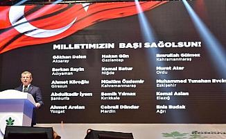 Ahmet Davutoğlu, partisinin yeniden genel başkanı olarak seçildi