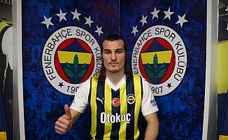 Fenerbahçe'de Çağlar Söyüncü imzayı attı