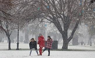 Gaziantep'e mevsimin ilk karı yağdı