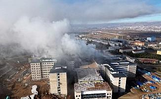 Hastane inşaatında çıkan yangında mahsur kalan 5 işçi kurtarıldı