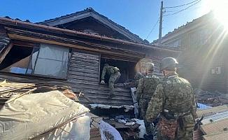 Japonya ordusu, 10 bin personelle deprem bölgesinde