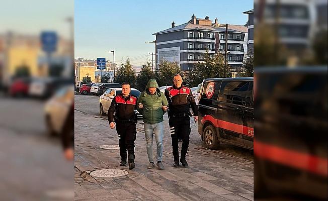 Pavyon çalışanlarına 'kaçak silah ticareti' operasyonu; 16 gözaltı