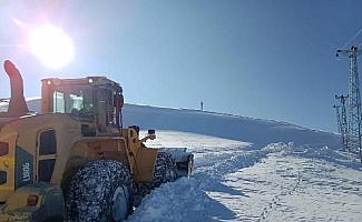 Van'da 86 yerleşim yerinin yolu, kardan kapandı