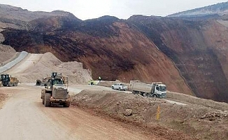 Erzincan'da altın madeninde göçük, işçiler göçük altında