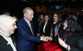 Erdoğan: Kadınlar lehine pozitif ayrımcılık yapılmasını anayasa kuralı haline getirdik