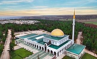 Özgür Özel  Eskişehir'de 100. Yıl Camisi'ni açtı