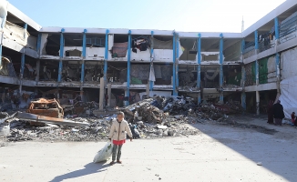 İsrail Refah'ta yardım merkezini vurdu