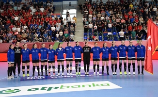 A Milli Kadın Hentbol Takımı, tarihte ilk kez Avrupa Şampiyonası'na gitmeye hak kazandı