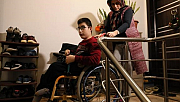 Vicdansızlar bunu da yaptı. 12 yaşındaki engelli çocuğun tekerlekli sandalyesinin aküsünü çaldılar