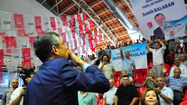 CHP Manisa İl Kongresinde gergin anlar yaşandı, tansiyon yükseldi -2